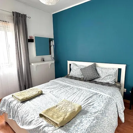 Lisbon Private In Shared Homestay *